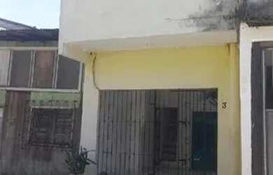 Imagem: A casa possui 2 Dormitórios, 1 Banheiro, 1 Vaga na garagem