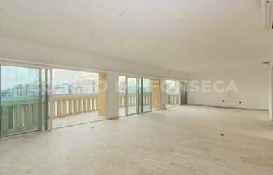 Imagem: O apartamento possui 4 Dormitórios, 4 Banheiros, 3 Vagas na