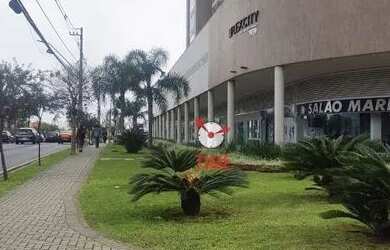 Imagem: O depósito possui 4 Vagas na garagem e 220m² de Área e está