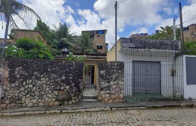 Imagem: A casa possui 3 Dormitórios, 1 Banheiro, 93m² de Área, Imóvel