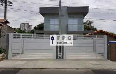 Imagem: A casa possui 3 Dormitórios, 4 Banheiros, 2 Vagas na garagem