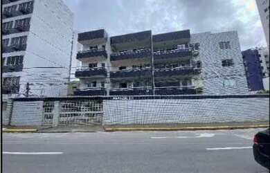 Imagem: O apartamento possui 3 Dormitórios, 1 Banheiro, 1 Vaga na garagem