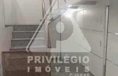 Imagem: O depósito possui 1 Vaga na garagem, 40m² de Área e está