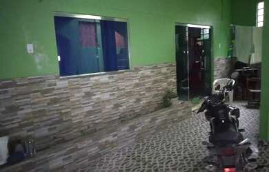 Imagem: A casa possui 2 Dormitórios, 2 Banheiros, 1 Vaga na garagem