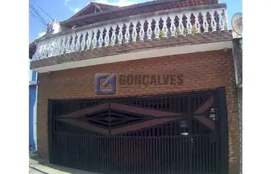 Imagem: A casa possui 3 Dormitórios, 3 Banheiros, 3 Vagas na garagem