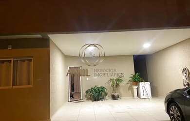 Imagem: A casa possui 5 Dormitórios, 2 Banheiros, 3 Vagas na garagem