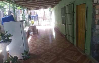 Imagem 2: Vendo uma casa Casa com 1 dormitório