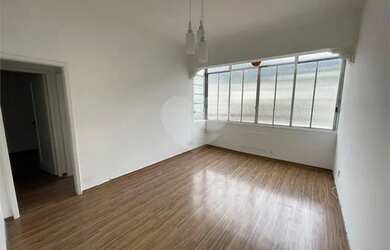 Imagem: O apartamento possui 2 Dormitórios, 2 Banheiros, 50m² de Área