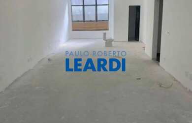 Imagem: O depósito possui 1 Vaga na garagem, 70m² de Área e está