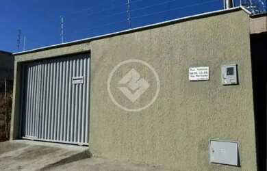 Imagem: A casa possui 2 Dormitórios, 1 Banheiro, 2 Vagas na garagem