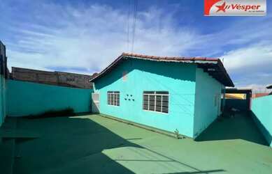 Imagem: A casa possui 3 Dormitórios, 3 Banheiros, 3 Vagas na garagem