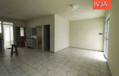 Imagem 4: Casa com 238m2T Cj. Castelo Branco próximo da Rua do Comércio