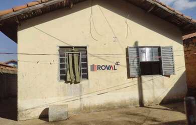 Imagem: A casa possui 2 Dormitórios, 1 Banheiro, 3 Vagas na garagem