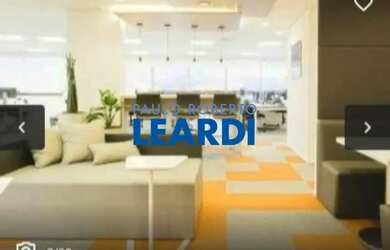 Imagem: O depósito possui 5 Vagas na garagem, 768m² de Área e Imóvel