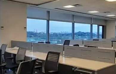 Imagem: O depósito possui 5 Vagas na garagem, 737m² de Área e está