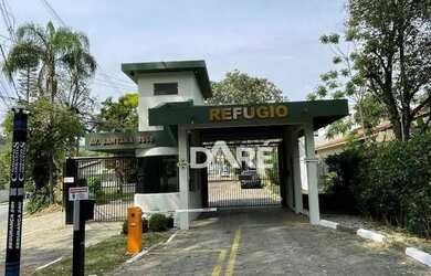 Imagem: A casa em condomínio possui 3 Dormitórios, 4 Banheiros, 230m²