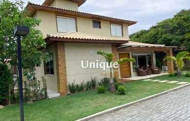 Imagem: A casa em condomínio possui 4 Dormitórios, 5 Banheiros, 2