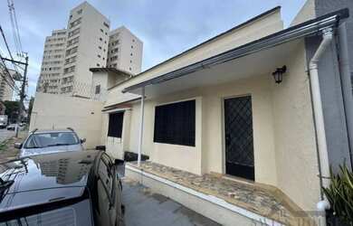 Imagem: A casa possui 3 Dormitórios, 1 Banheiro, 4 Vagas na garagem