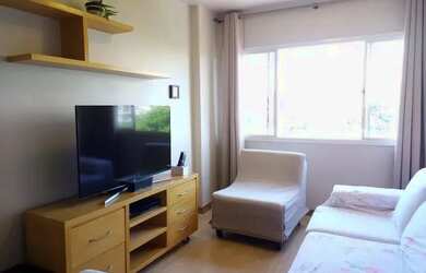 Imagem: O apartamento possui 1 Dormitório, 1 Banheiro, 1 Vaga na garagem