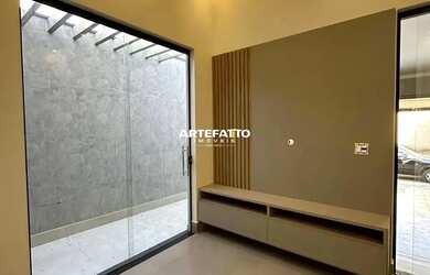 Imagem: A casa possui 3 Dormitórios, 2 Banheiros, 3 Vagas na garagem