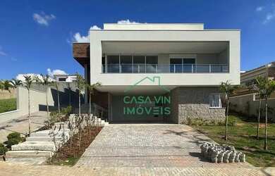 Imagem: A casa em condomínio possui 5 Dormitórios, 5 Banheiros, 5