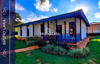 Imagem: A casa em condomínio possui 4 Dormitórios, 3 Banheiros, 5