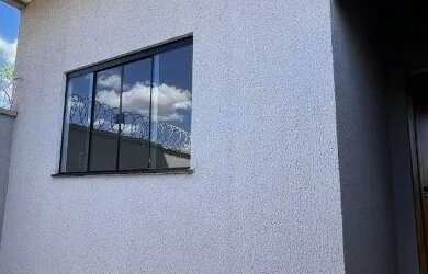 Imagem: A casa possui 2 Dormitórios, 2 Banheiros, 1 Vaga na garagem