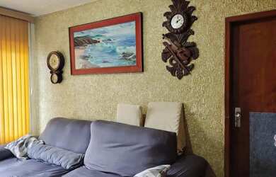 Imagem: A casa possui 3 Dormitórios, 2 Banheiros, 4 Vagas na garagem