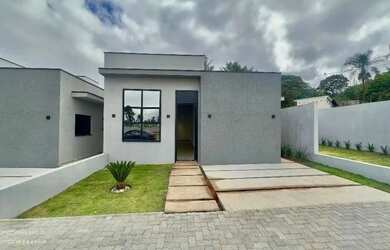 Imagem: A casa em condomínio possui 3 Dormitórios, 2 Banheiros, 2