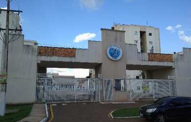 Imagem: O apartamento possui 3 Dormitórios, 1 Banheiro, 1 Vaga na garagem