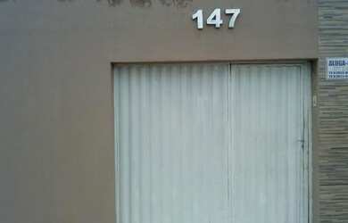 Imagem: A casa possui 4 Dormitórios, 2 Banheiros, 3 Vagas na garagem