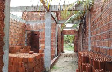 Imagem: A casa possui 2 Dormitórios, 2 Banheiros, 1 Vaga na garagem