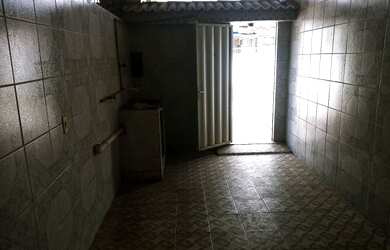 Imagem 5: Alugo Casa. Varanda, 80m² de Área, 1 Banheiroe2 Dormitórios