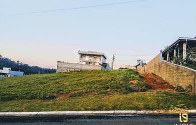 Imagem: O terreno possui 600m² de Área e está localizado em Bragança