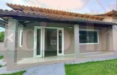 Imagem: A casa possui 3 Dormitórios, 3 Banheiros, 3 Vagas na garagem