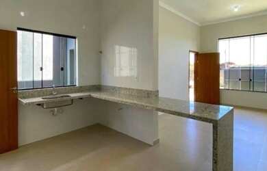 Imagem 5: VENDO CASA PINHAIS. 100m² de Área, 2 Vagas na garageme3 Dormitórios