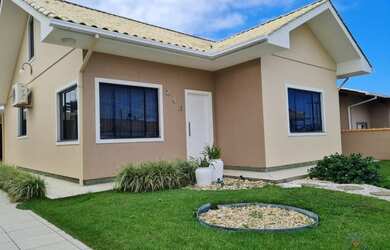 Imagem: A casa possui 2 Dormitórios, 1 Banheiro, 1 Vaga na garagem