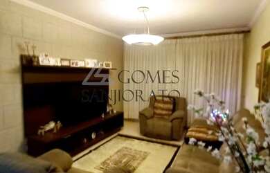 Imagem: A casa possui 3 Dormitórios, 4 Banheiros, 3 Vagas na garagem