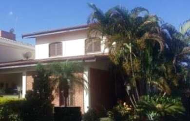 Imagem: A casa em condomínio possui 3 Dormitórios, 2 Banheiros, 5