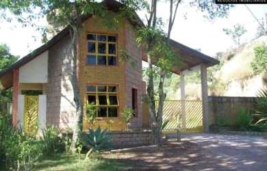 Imagem: O terreno possui 1.350m² de Área e está localizado em Pinheiro