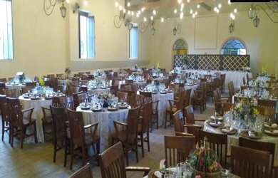 Imagem: O depósito possui 5 Vagas na garagem, 886m² de Área e está