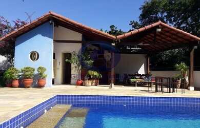 Imagem: A casa em condomínio possui 4 Dormitórios, 4 Banheiros, 2