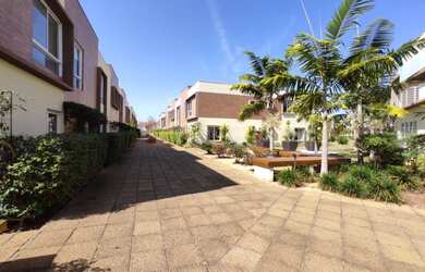 Imagem: O depósito possui 3 Vagas na garagem, 80m² de Área e está