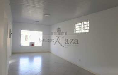 Imagem: O depósito possui 4 Vagas na garagem e 168m² de Área e está