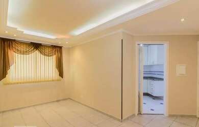 Imagem: O apartamento possui 3 Dormitórios, 1 Banheiro, 1 Vaga na garagem