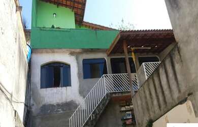 Imagem: A casa possui 5 Dormitórios, 5 Banheiros, 2 Vagas na garagem