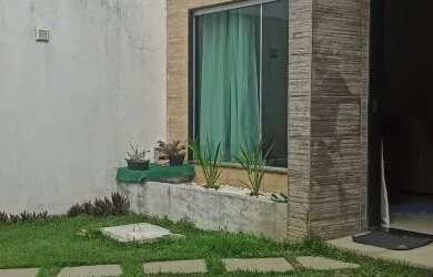 Imagem: A casa possui 3 Dormitórios, 2 Banheiros, 2 Vagas na garagem