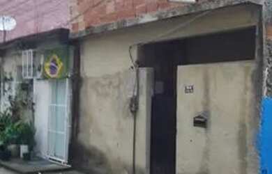 Imagem: A casa possui 2 Dormitórios, 1 Banheiro, 75m² de Área e está