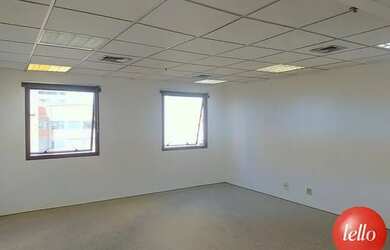 Imagem: O depósito possui 1 Vaga na garagem e 31m² de Área e está