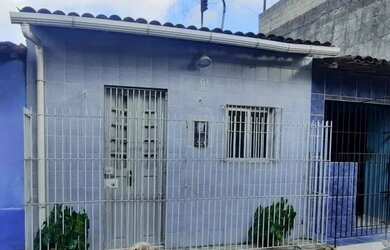 Imagem: A casa possui 2 Dormitórios, 1 Banheiro e está localizado